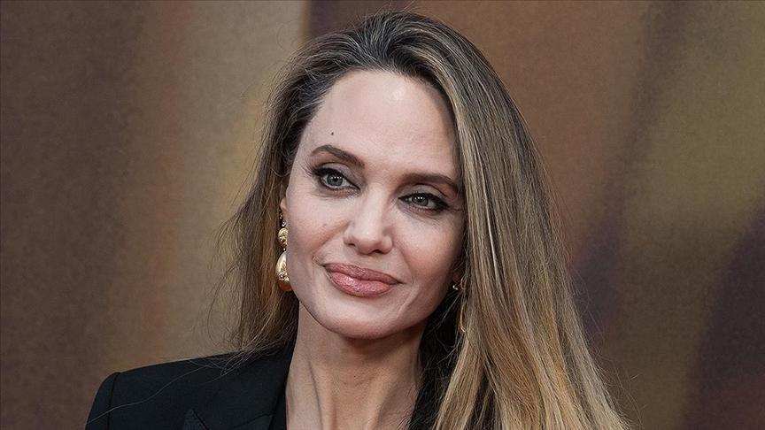 Angelina Jolie in Gaza: Star Meets Refugees as Israeli Freeze Chokes Aid